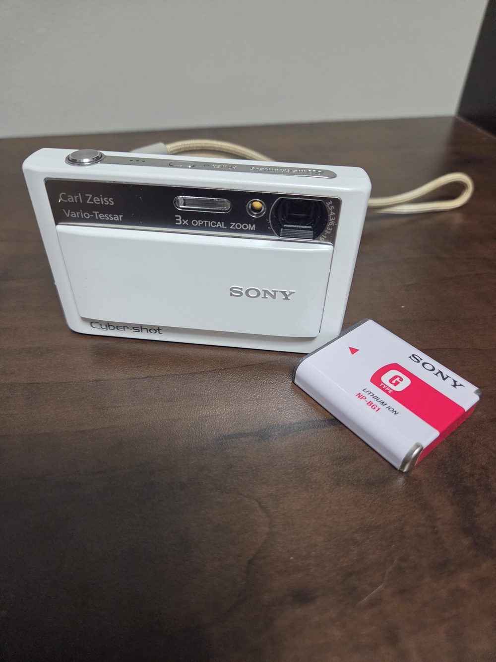 Sony Cyber-shot DSC-T20 8.1MP Digital Camera White | Untested, Part Only